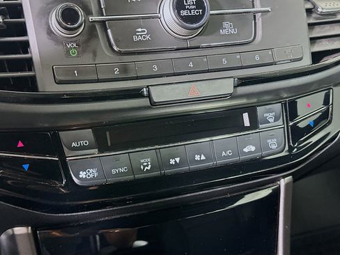 Used 2016 Honda Accord Sport image 23