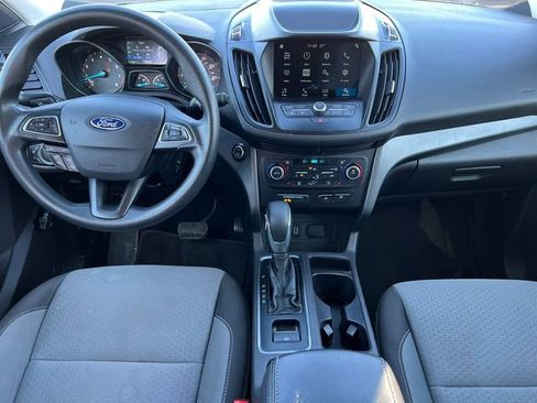 Used 2019 Ford Escape SE image 2