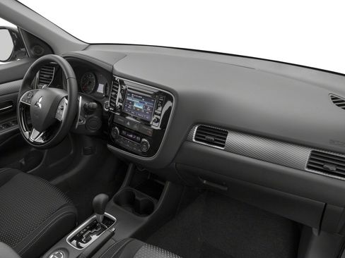 Used 2018 Mitsubishi Outlander ES image 33