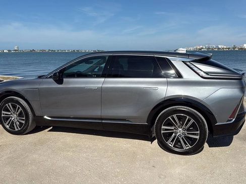 Used 2023 Cadillac Lyriq 2WD image 2