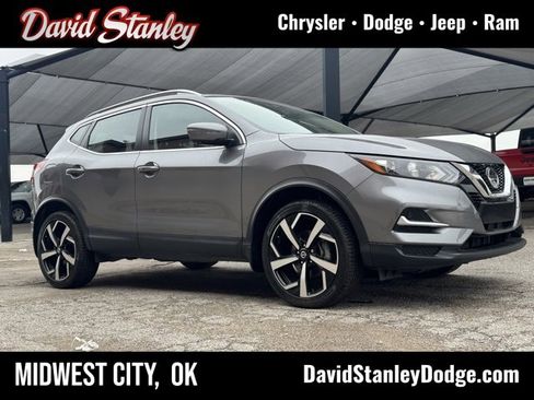 Used 2022 Nissan Rogue Sport SL image 1