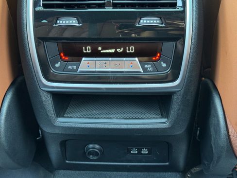 Used 2023 BMW X7 M60i w/ Climate Comfort Package AWD/4WD image 40