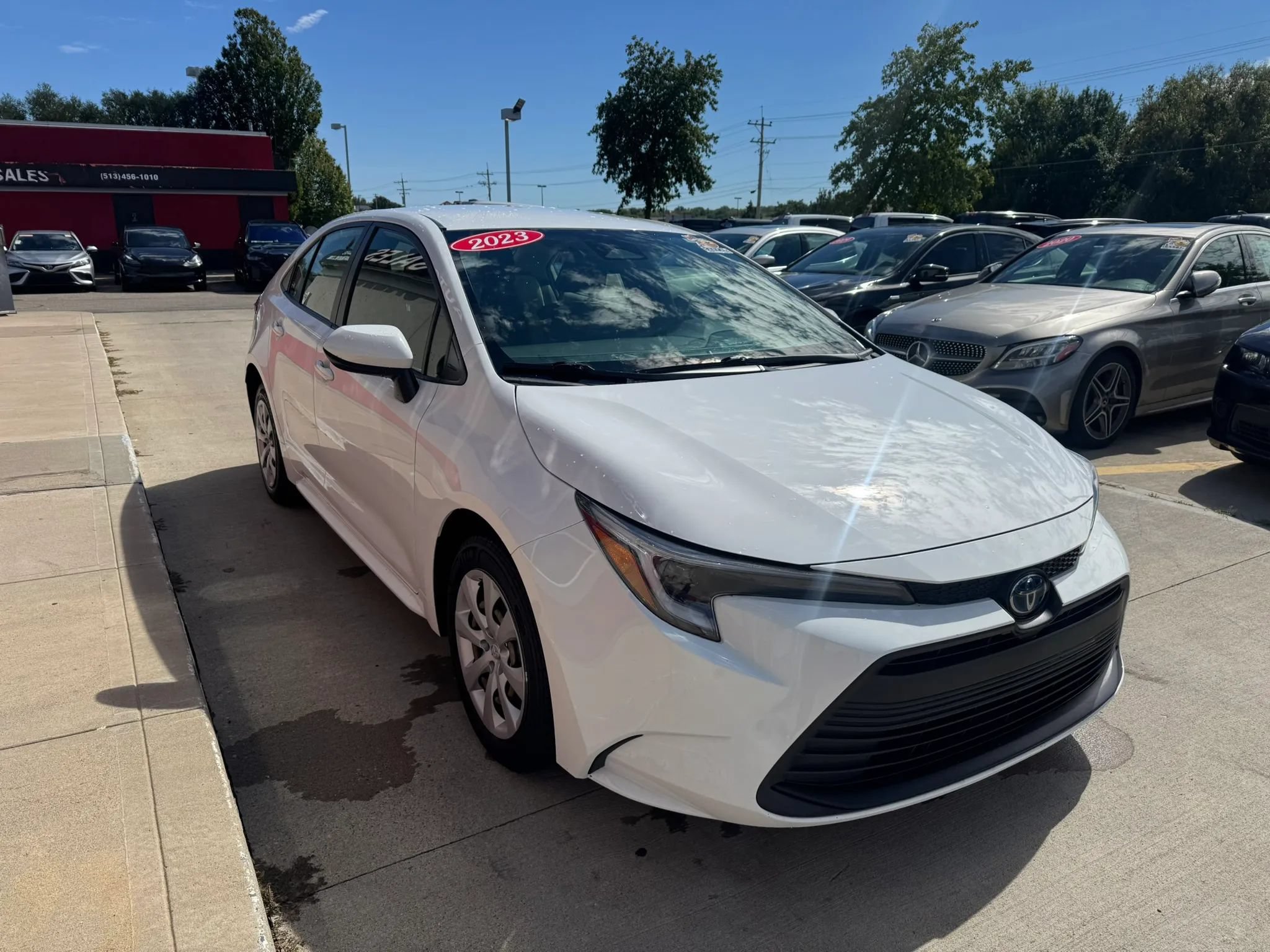 Used 2023 Toyota Corolla LE FWD image 3