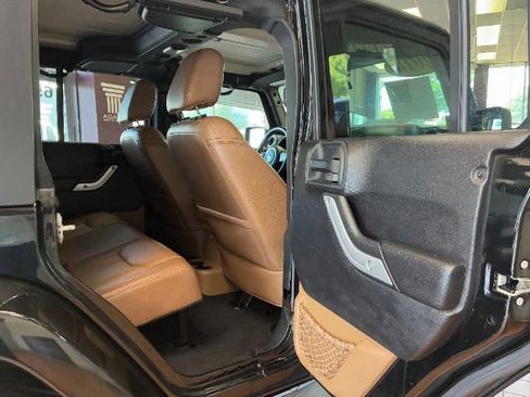 Used 2016 Jeep Wrangler Unlimited Sahara w/ Max Tow Package AWD/4WD image 37