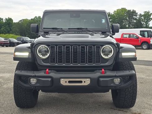 Used 2024 Jeep Gladiator Rubicon AWD/4WD image 8