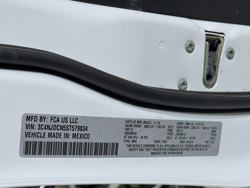 Used 2025 Jeep Compass Limited image 34