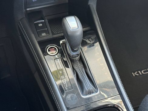 Used 2024 Nissan Kicks SR FWD image 30