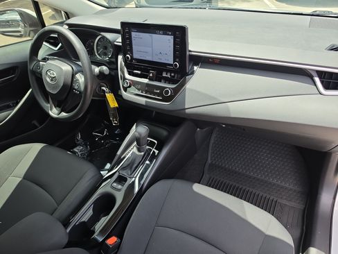 Used 2022 Toyota Corolla LE FWD image 11