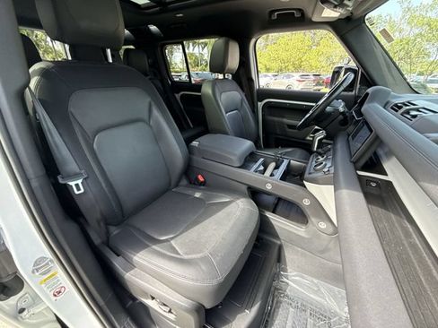 Used 2023 Land Rover Defender 110 X-Dynamic SE AWD/4WD image 26
