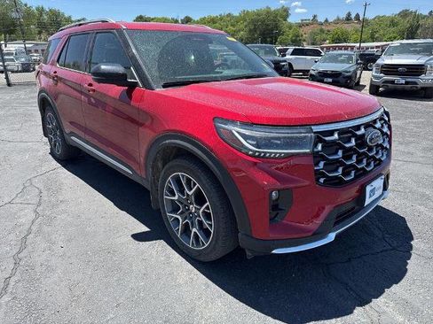 Certified 2025 Ford Explorer Platinum w/ Ultimate Package AWD/4WD image 1
