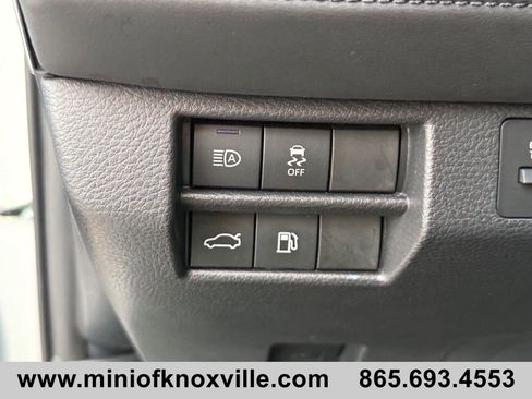 Used 2022 Toyota Avalon XLE w/ Moonroof Package image 22