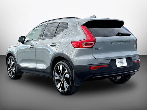 Used 2024 Volvo XC40 B5 Ultimate w/ Climate Package AWD/4WD image 4