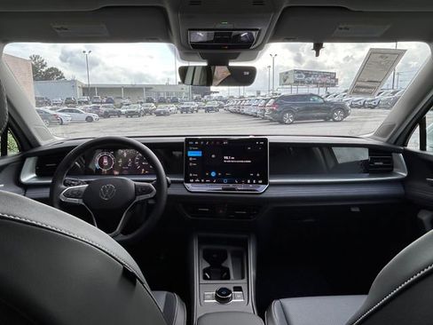 New 2026 Volkswagen Tiguan SE image 14