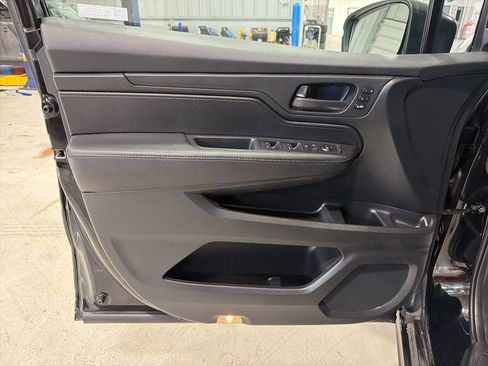 Used 2024 Honda Odyssey EX-L image 16