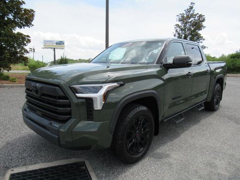 Used 2022 Toyota Tundra SR5 w/ Convenience Package RWD image 3