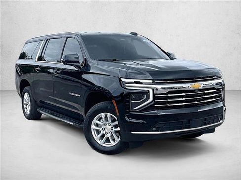 Used 2026 Chevrolet Suburban LT w/ Comfort Package RWD image 12
