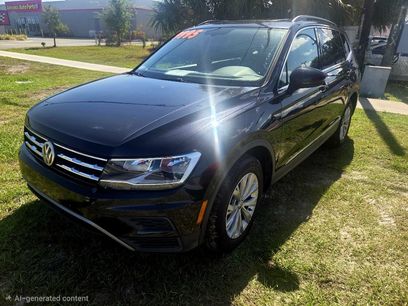Used 2018 Volkswagen Tiguan SE w/ Panoramic Sunroof Package