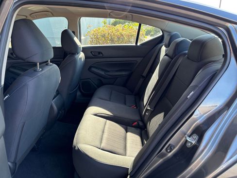 Used 2025 Nissan Altima 2.5 SV FWD image 27