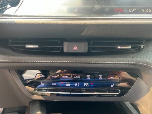 Used 2021 Buick Envision Preferred AWD/4WD image 28