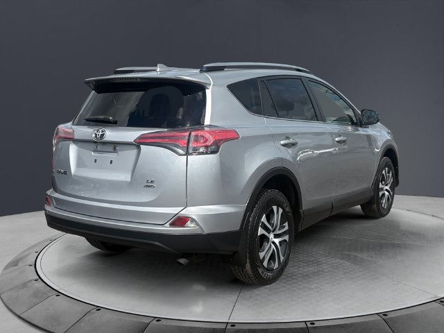 Used 2018 Toyota RAV4 LE w/ All Weather Liner Package AWD/4WD image 5