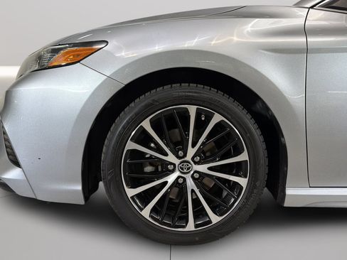 Used 2019 Toyota Camry SE FWD image 33