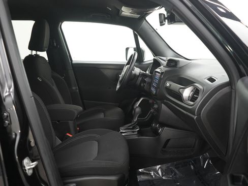 Used 2021 Jeep Renegade Latitude AWD/4WD image 11