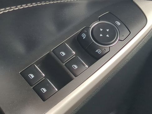 Used 2024 Ford Explorer XLT image 23