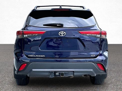 Used 2021 Toyota Highlander XLE FWD image 6