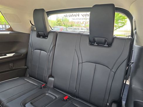 Certified 2024 INFINITI QX60 Pure image 10