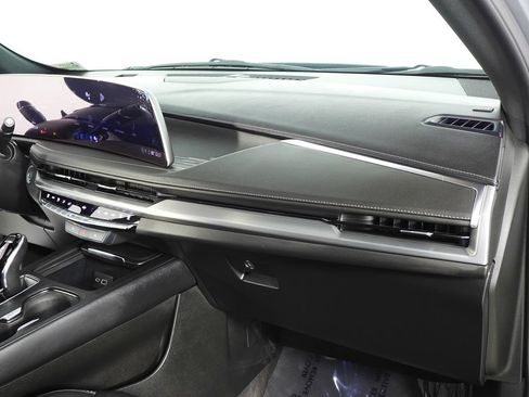 Used 2025 Cadillac XT4 Premium Luxury FWD image 14
