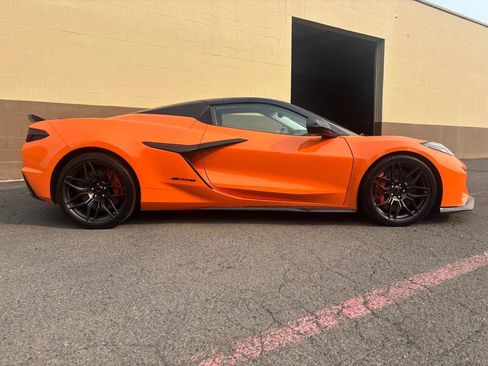 Used 2023 Chevrolet Corvette Z06 w/ Stealth Interior Trim Package RWD image 3