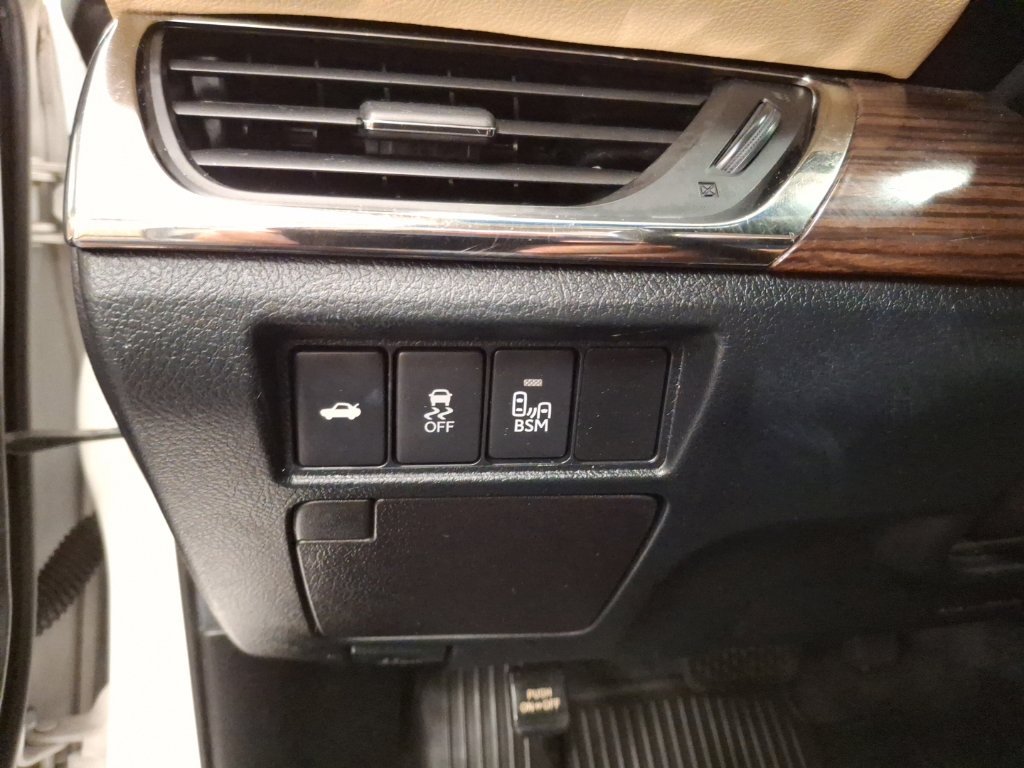 Used 2015 Toyota Avalon XLE Touring FWD image 22