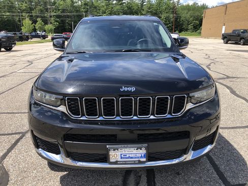 Used 2023 Jeep Grand Cherokee L Limited AWD/4WD image 8