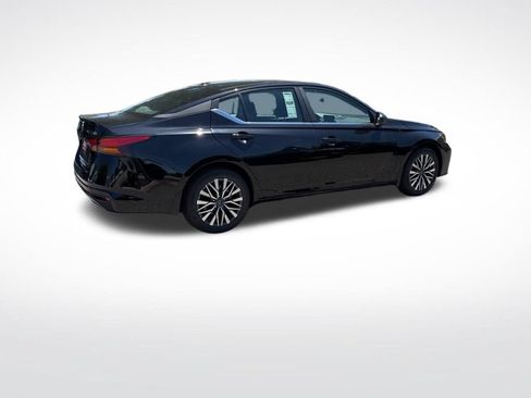 New 2026 Nissan Altima 2.5 SV FWD image 4