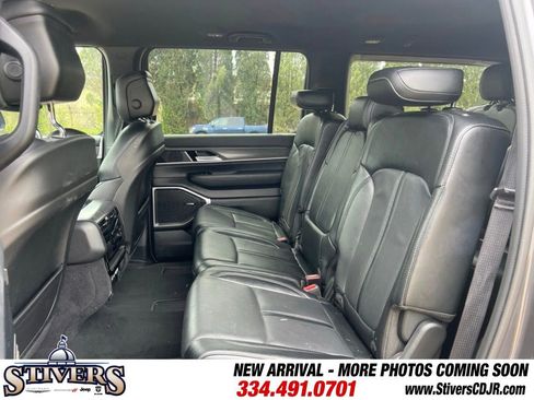Used 2024 Jeep Wagoneer Series II w/ Flexible Seating Group RWD image 13