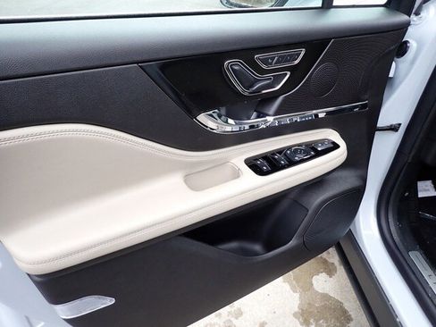 New 2026 Lincoln Corsair Premiere image 41