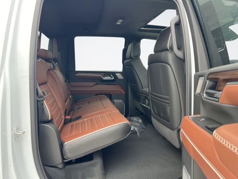 New 2026 GMC Sierra 3500 Denali Ultimate AWD/4WD image 32