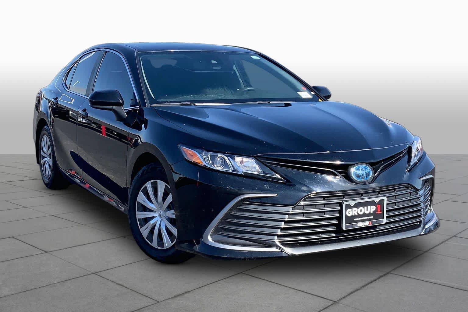 Used 2023 Toyota Camry LE FWD image 3