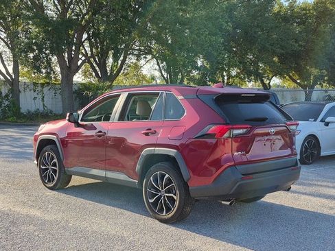 Used 2023 Toyota RAV4 XLE Premium FWD image 7