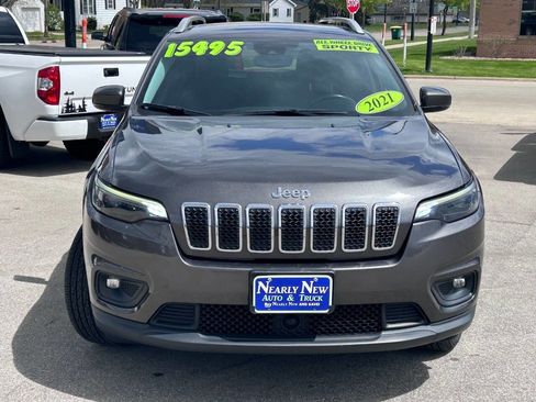 Used 2021 Jeep Cherokee Latitude Plus AWD/4WD image 9