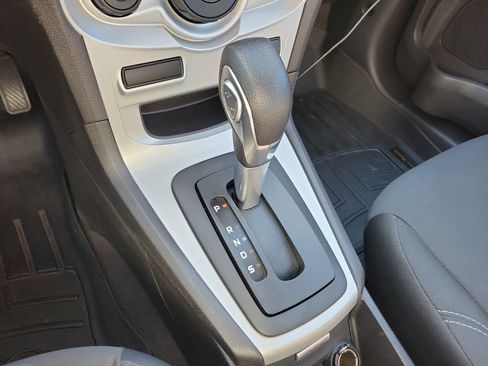 Used 2017 Ford Fiesta SE image 14