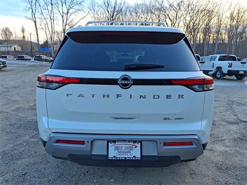 Certified 2024 Nissan Pathfinder SL image 23