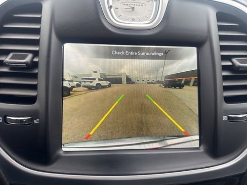 Used 2020 Chrysler 300 Limited image 39