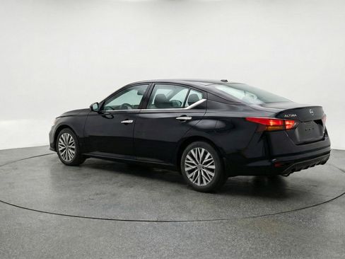 Used 2025 Nissan Altima 2.5 SV image 6