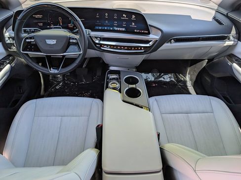 Used 2024 Cadillac Lyriq Sport AWD/4WD image 19