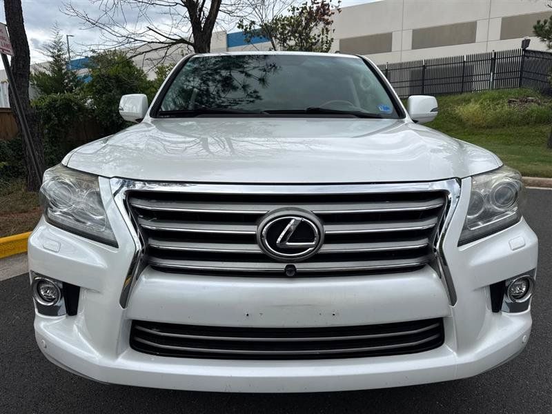 Used 2014 Lexus LX 570 4WD w/ Luxury Package image 13