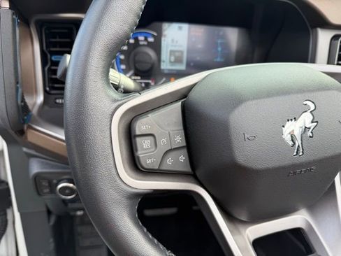 Used 2022 Ford Bronco Outer Banks image 9