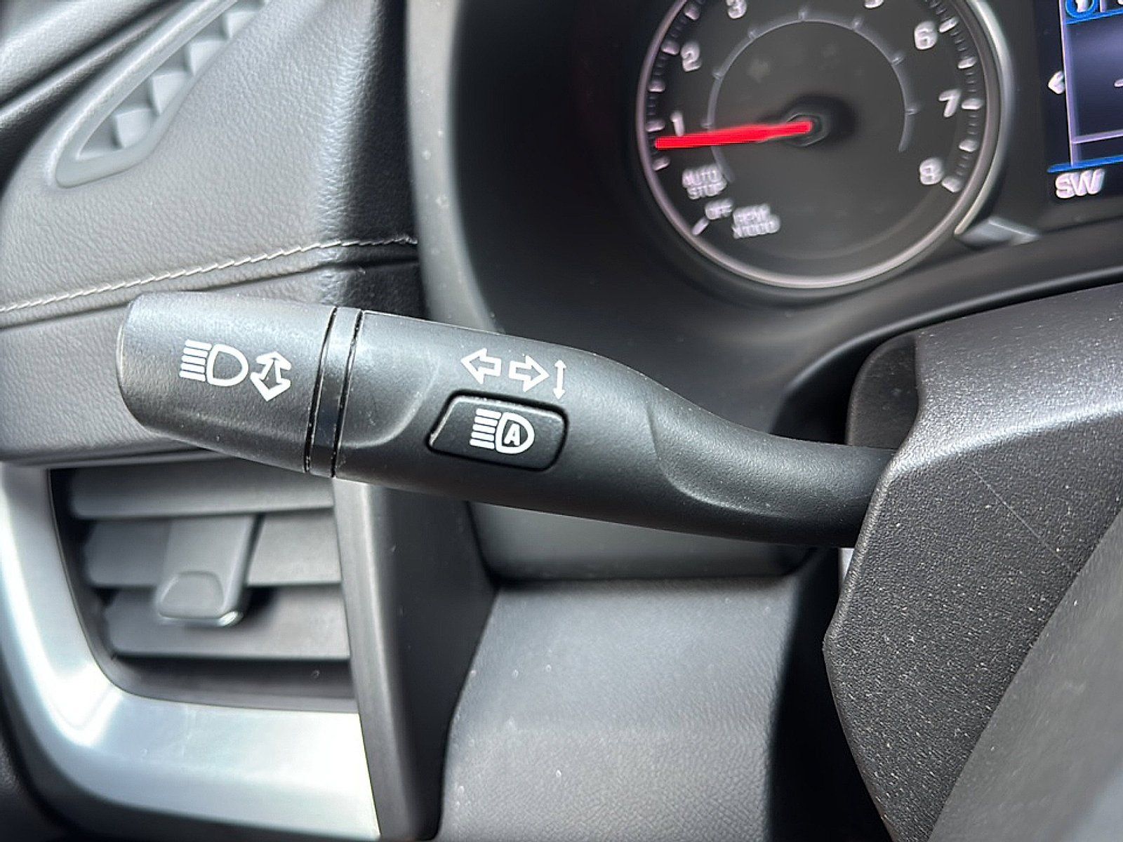 Used 2024 GMC Terrain SLE FWD image 27