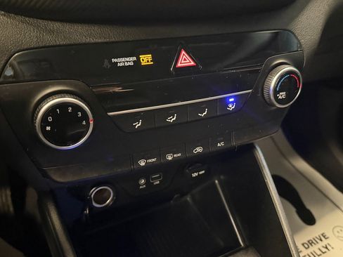 Used 2019 Hyundai Tucson SE image 15