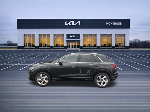 Used 2022 Audi Q3 2.0T Premium AWD/4WD image 9